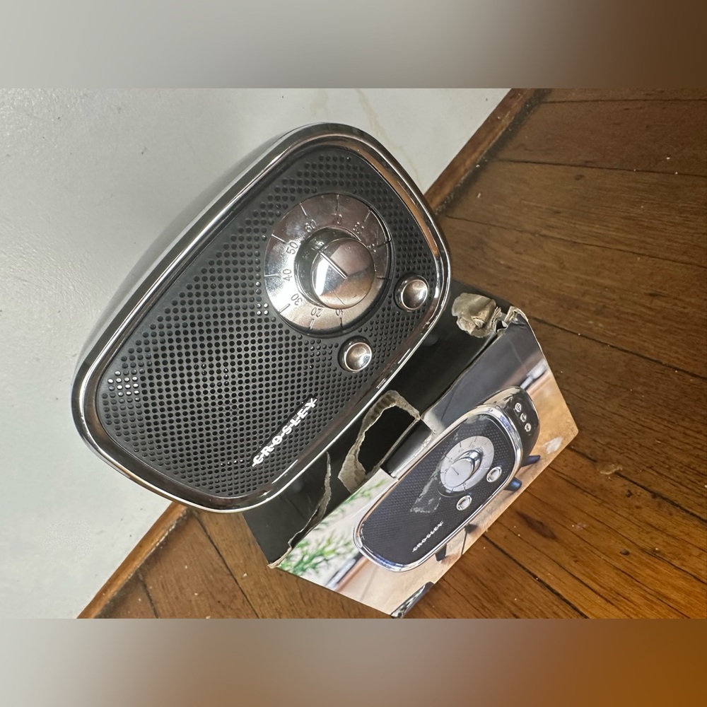 Crosley Retro AM/FM Radio – Vintage-Style Tabletop Speaker with Box